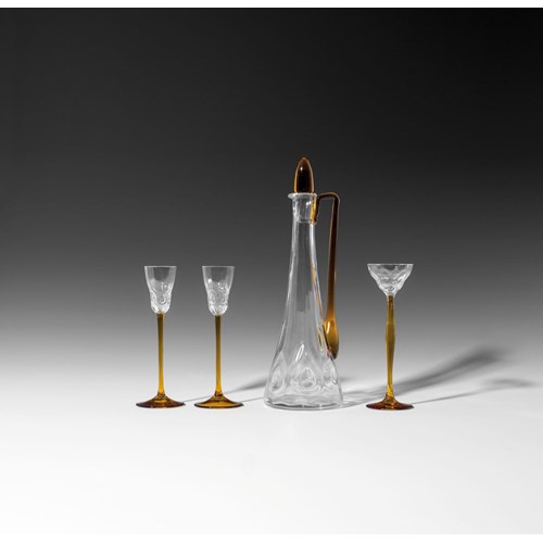 DECANTER WITH THREE LIQUEUR GLASSES
