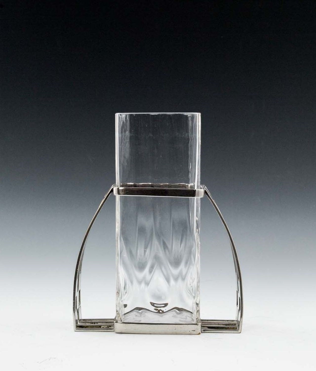 VASE WITH METALL MOUNT