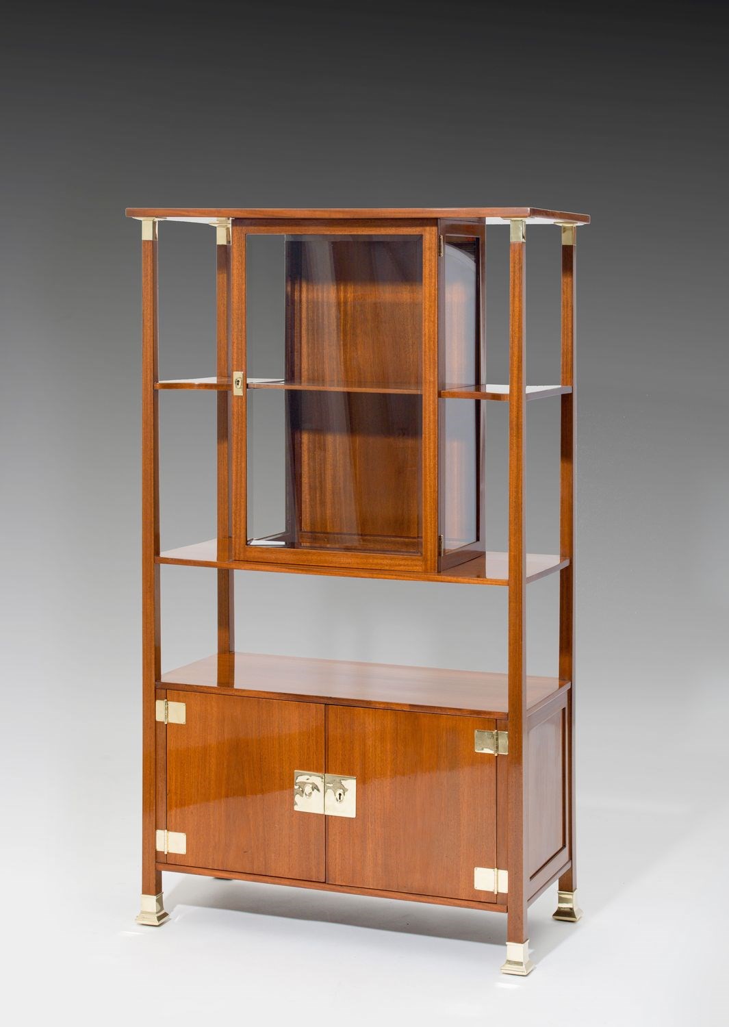 SECESSIONIST SHOWCASE