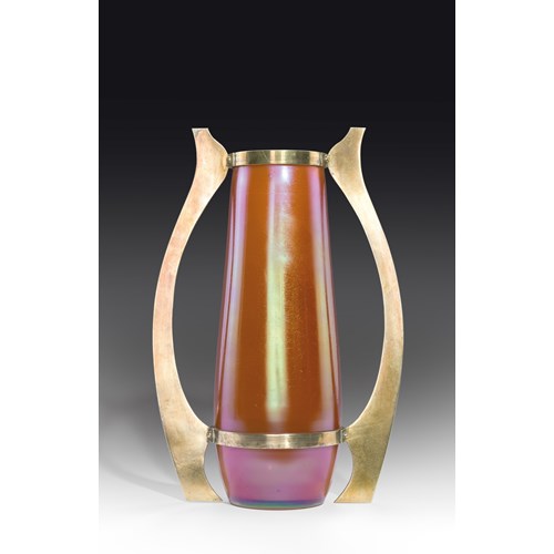 Vase in brass mount