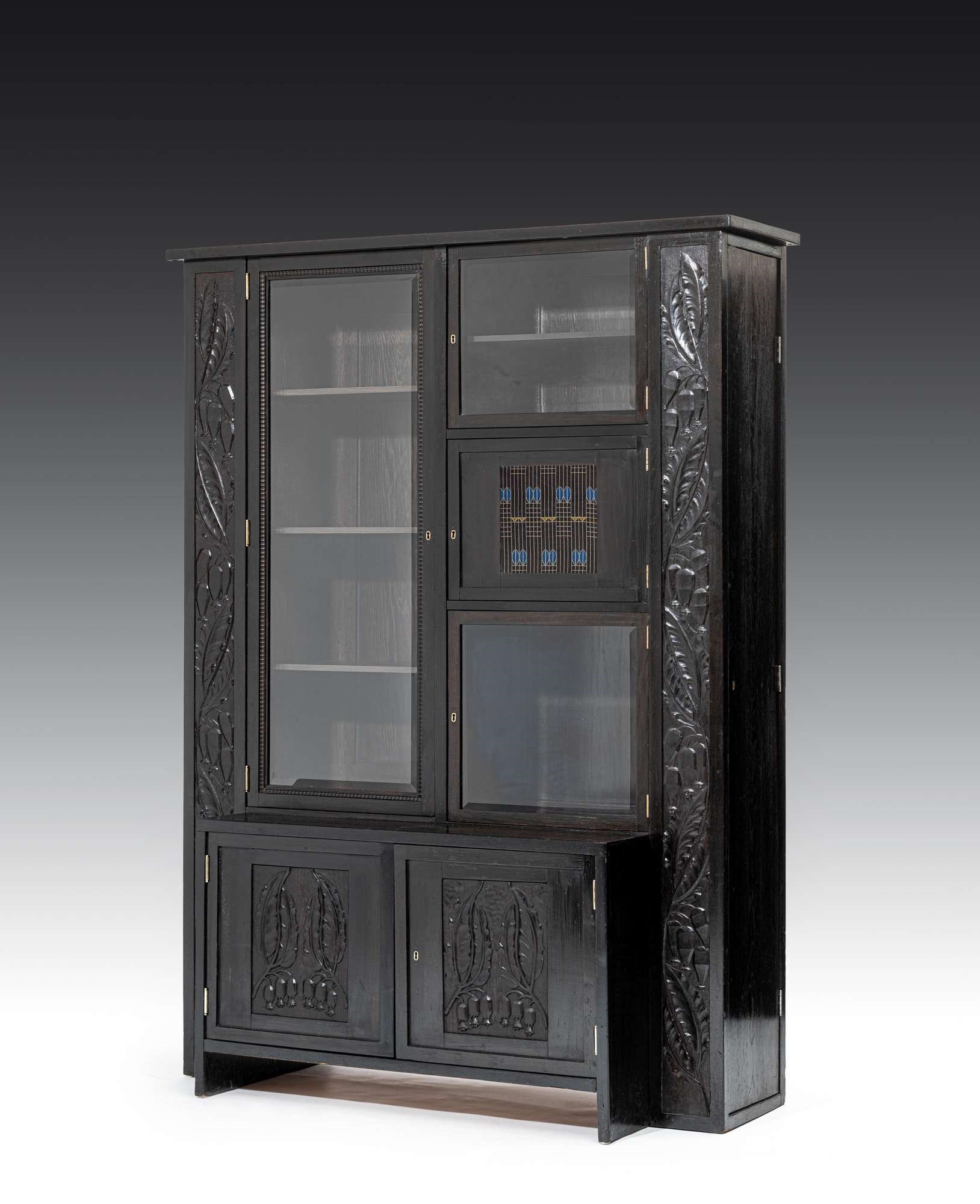SALON CABINET