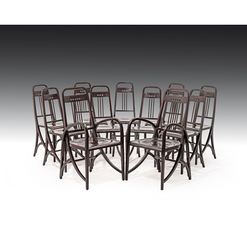 A SET OF DINNIG ROOM CHAIRS