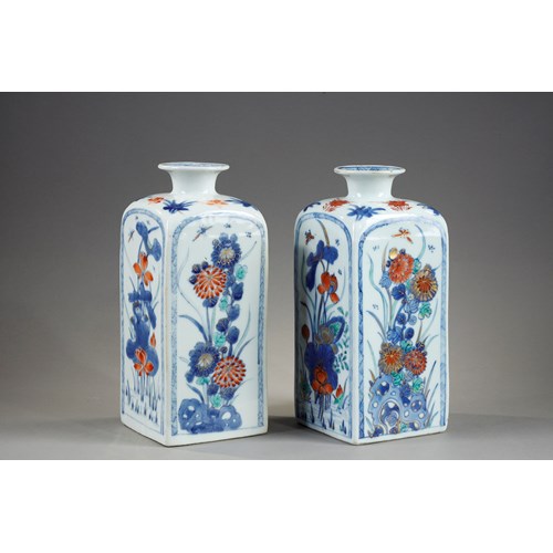 Pair of quadrangular vases decorated in blue underglaze and polychrome enamels
of flowers and foliage - China Kangxi period circa 1700/1720