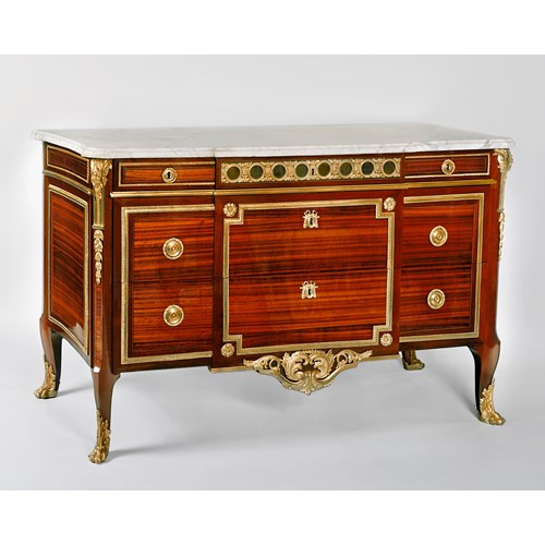 Exceptional chest of drawers in satin wood and amaranth decorated with chased and gilt bronzes