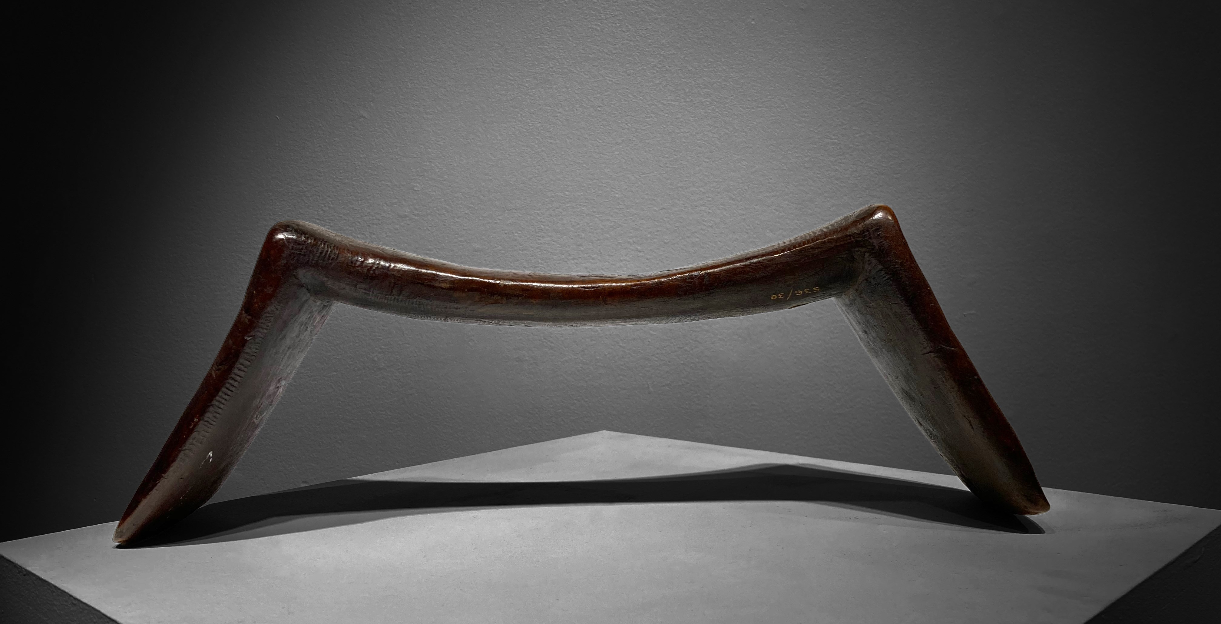 Fiji Womans Headrest Ex Fiji Museum