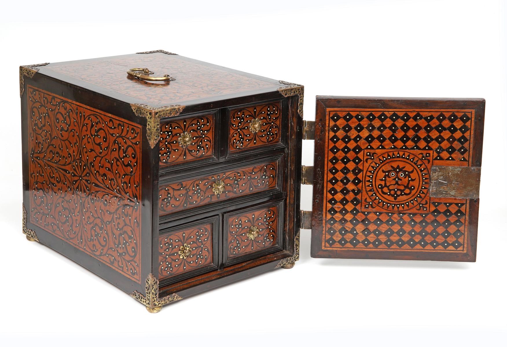 An Indo-Portuguese cabinet (ventó)