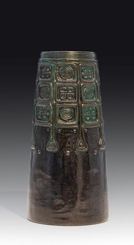 Gustav Gurschner - A pair of vases with celtic motifs | MasterArt