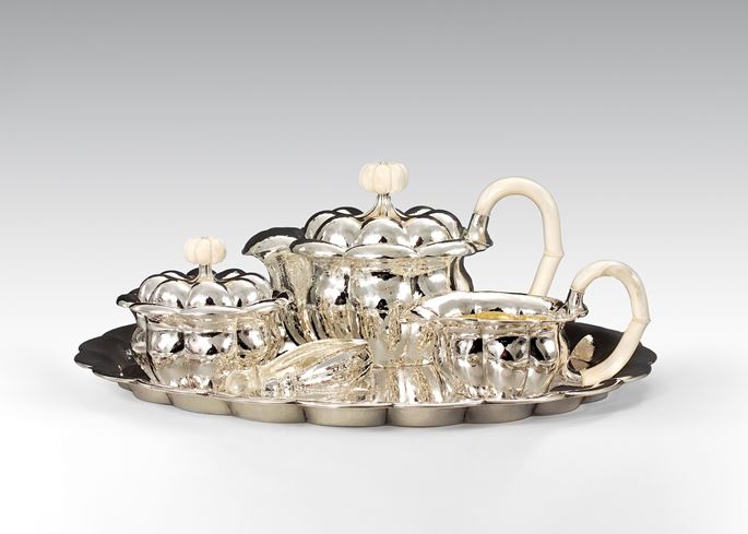 Josef Hoffmann / Wiener Werkstätte - SILVER TEA SERVICE consisting of: teapot, milk jug, sugar bowl with sugar tongs, round tray | MasterArt