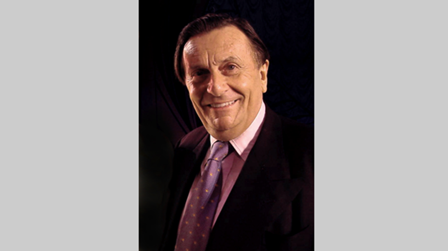 Gifted Australian comic actor accepts a serious new role in the international book trade