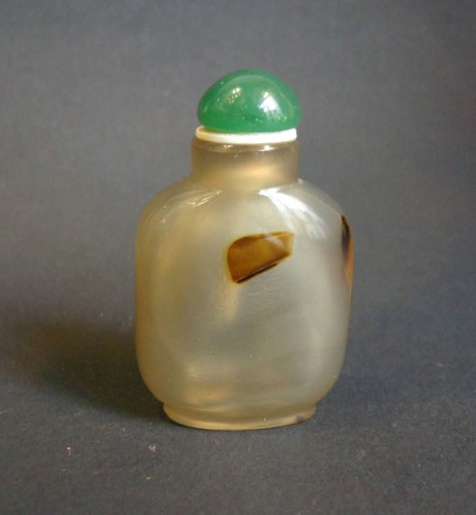 Shadow agate snuff bottle sculpted a low relief with bird and tree | MasterArt
