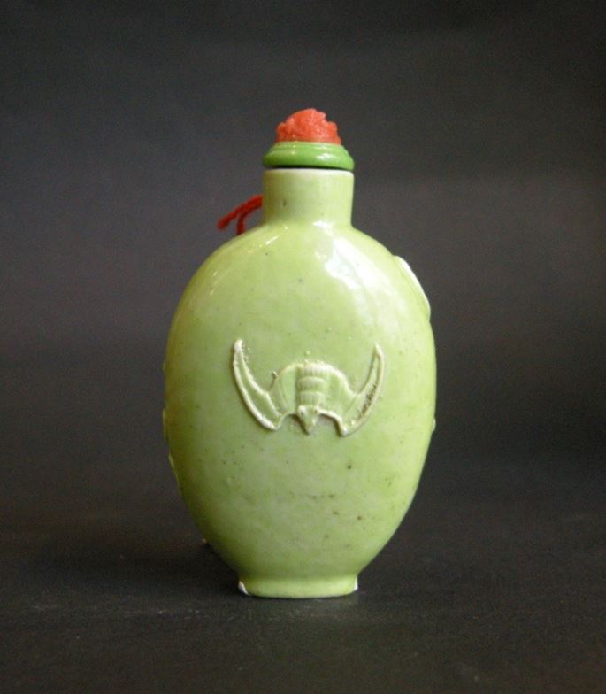 Snuff Bottle porcelain Wang Bingrong style