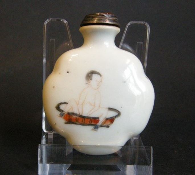 Porcelain snuff bottle shape rare decorated on each face with erotic decor | MasterArt