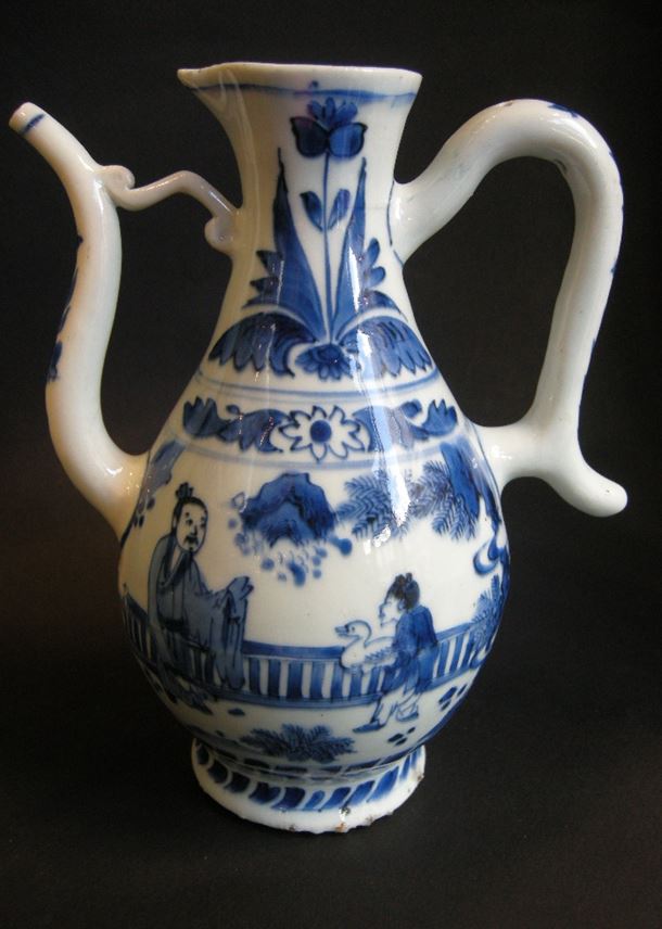 Ewer Oriental shape in &quot;blue and white&quot; porcelain - Transitional period | MasterArt