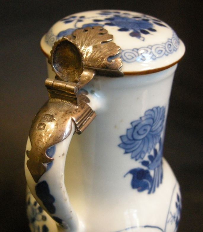 Jug and cover &quot;Blue and White - Kangxi - | MasterArt