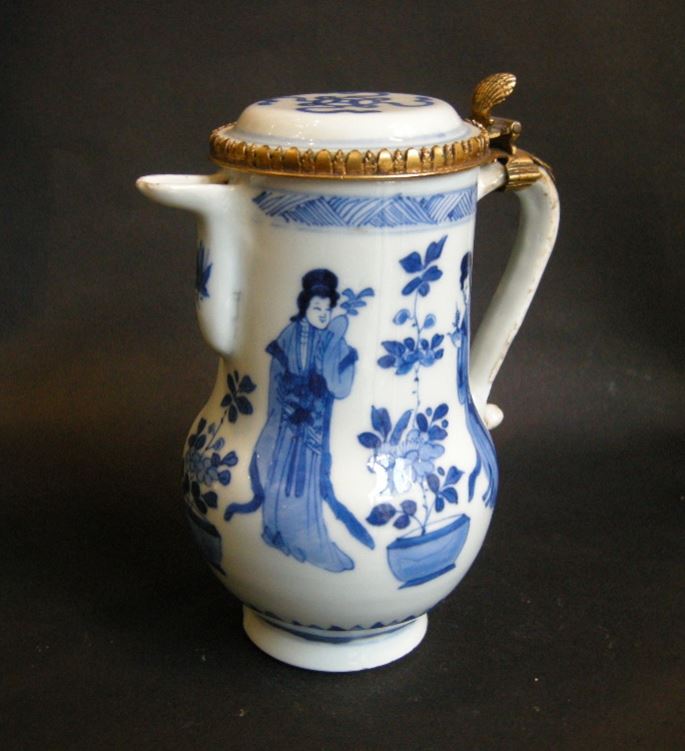Ewer and cover decorated in underglaze blue - Kangxi period | MasterArt