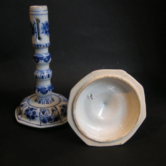 Rare pair of candelsticks in porcelain &quot;blue and white&quot; European shape Kangxi period | MasterArt