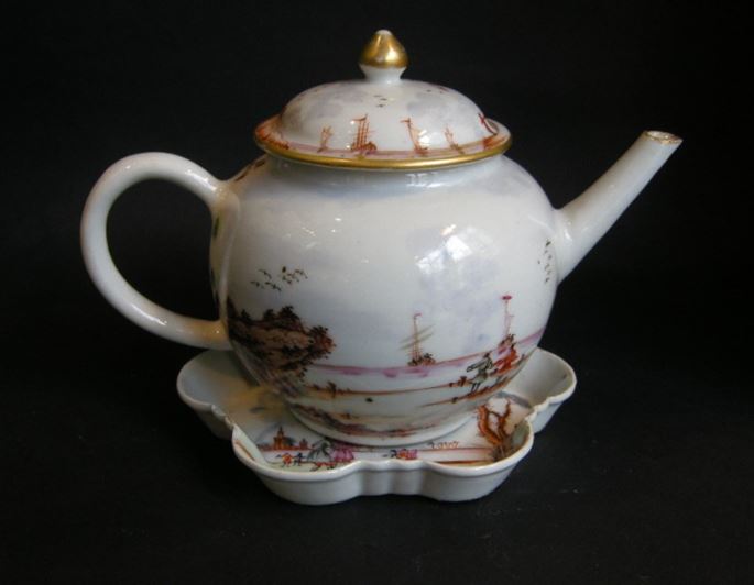 Porcelain teapot and Pattipan &quot;Famille rose&quot; with European decoration Meissen style - Qianlong period | MasterArt