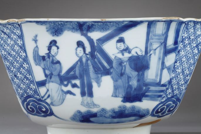Bowl quadrangular shape &quot;blue and white&quot; porcelain - decorated with figures in a pavillon and  figures and horse in landscape - Kangxi period | MasterArt