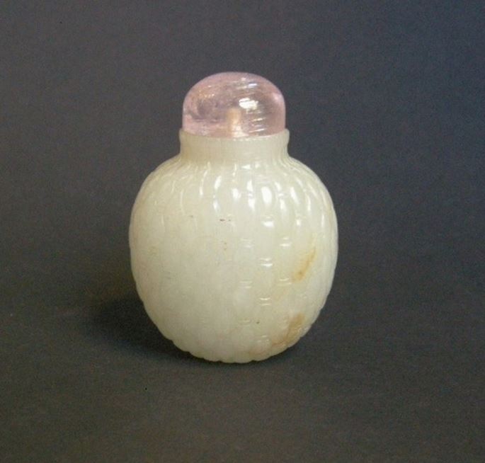 Rare jade snuff bottle sculpted on all the surface - Basket shape | MasterArt