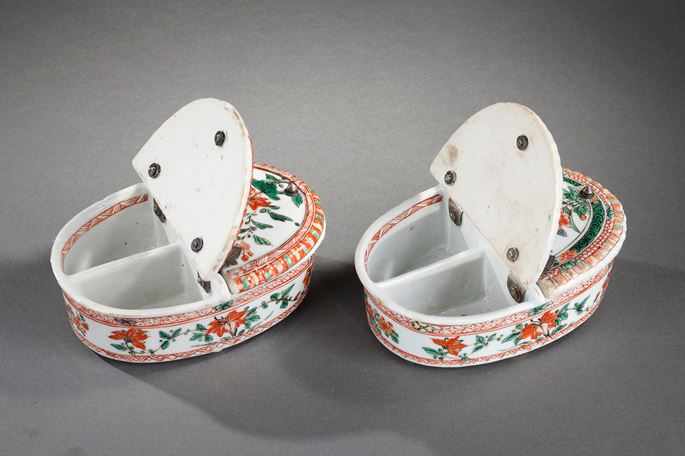Pair of spice box  &quot;famille verte&quot; porcelain decorated with flowers | MasterArt
