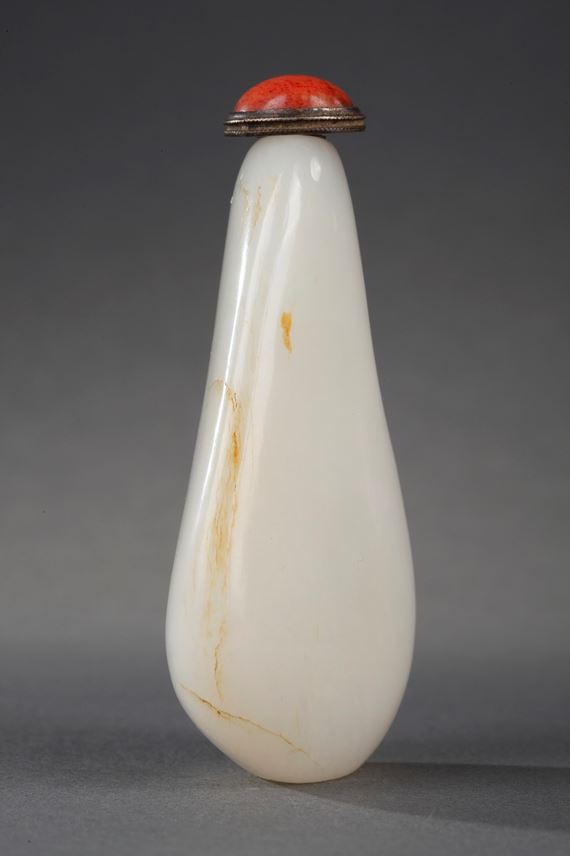 Snuff bottle jade white and brown spot of pebble shape | MasterArt