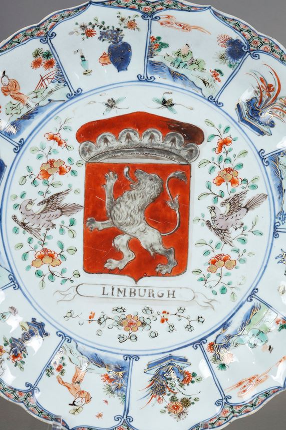 Dish porcelain &quot;Famille Verte&quot;  with armorial of &quot;Duché de Limpurgh &quot; Chine | MasterArt