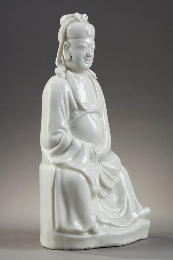 Statuette porcelain of Guandi sitting | MasterArt