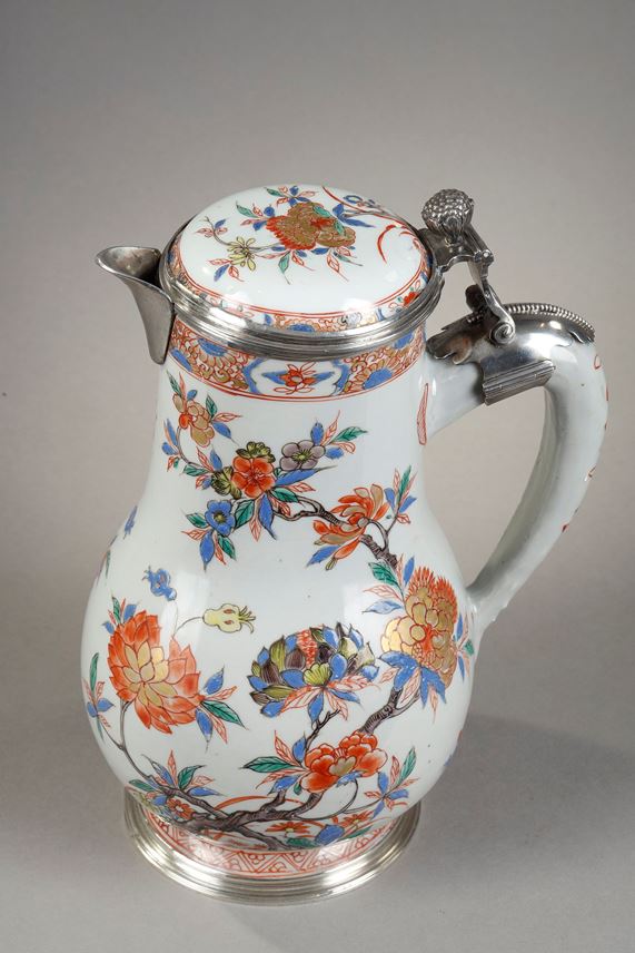 Porcelain ewer and cover Famille Verte with flowers decor - Silver mount occidental | MasterArt