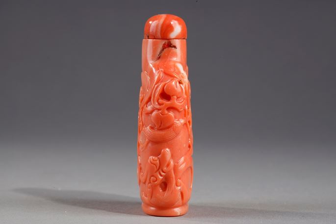 Snuff bottle coral sculpted with bats and two dragons | MasterArt