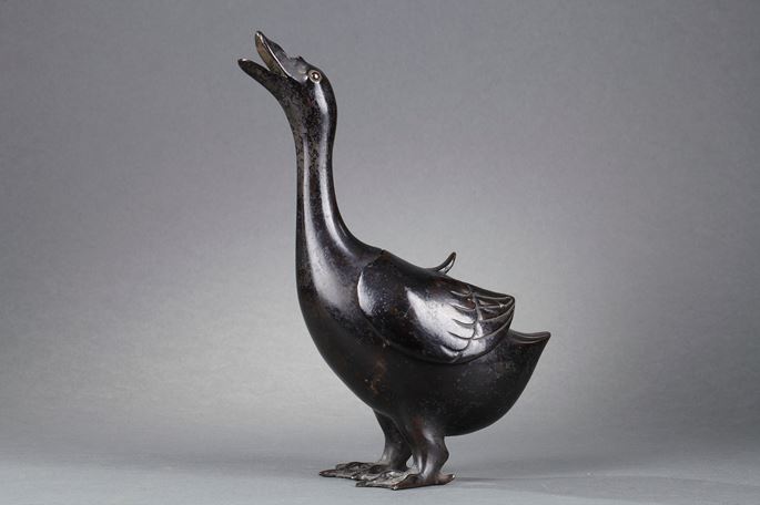 Chinese bronze with brown patina goose in a very realistic attitude, used as an incense burner | MasterArt