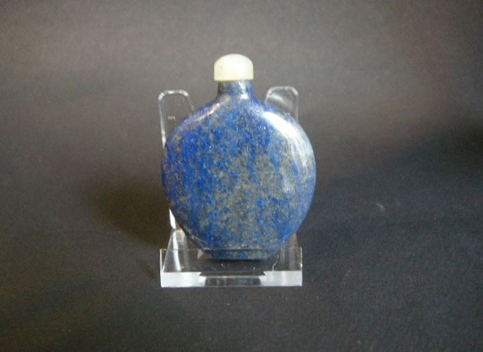 Snuff bottle lapis lazuli in crest shape | MasterArt
