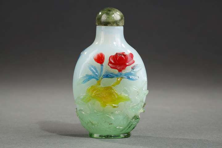 Glass snuff bottle overlay four colors on opalescent background decor of flowers, birds, lingzhi