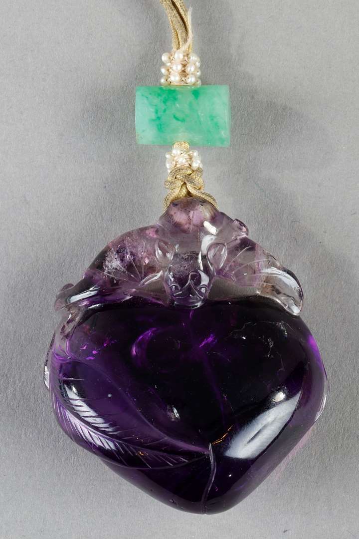 Nice pendant amethyst  - old mount with jadeite and mother of pearl - 19th century