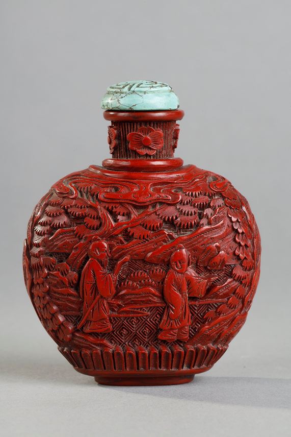 Cinnabar red lacquer snuffbottle decorated with scholars under the pines . the sides decorated with rocks - China 19th century | MasterArt