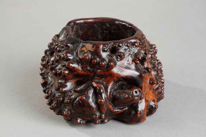 small wooden brushpot (root) forming an irregular decor from which comes out a head of animal china circa 1900  | MasterArt