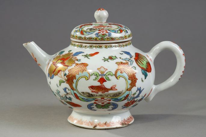 Porcelain teapot from the Famille rose  with decor called Pompadour  China circa 1745 | MasterArt