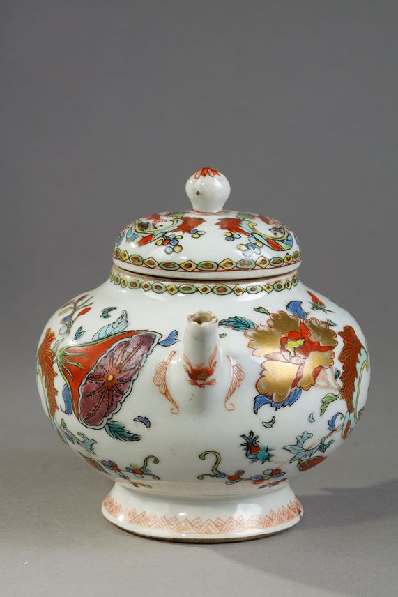 Porcelain teapot from the Famille rose  with decor called Pompadour  China circa 1745 | MasterArt