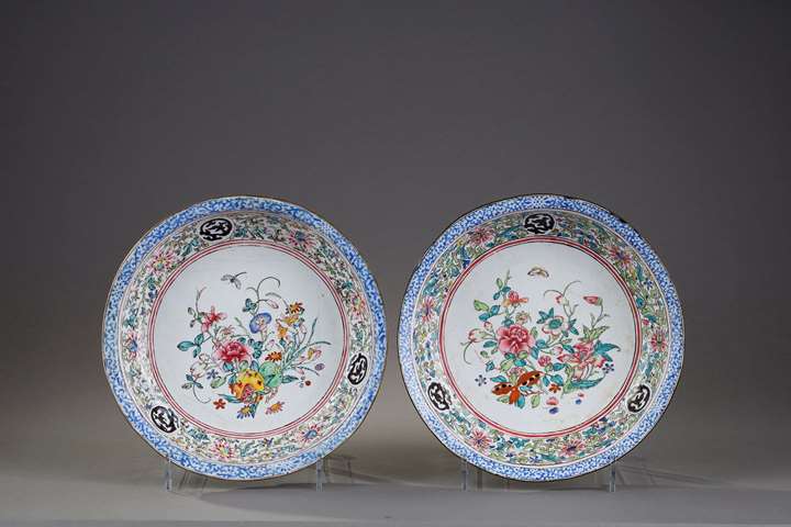 Rare pair of Canton email cups polychrome on copper - China Qianlong Period 1736/1795