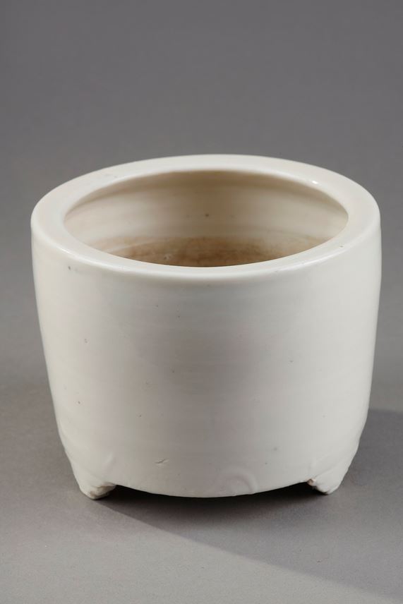 Censer cylindrical  porcelain &quot;blanc de Chine&quot; (without decor) China Dehua kilns  province of Fujian  beginning of the period Kangxi 1662/1722 | MasterArt
