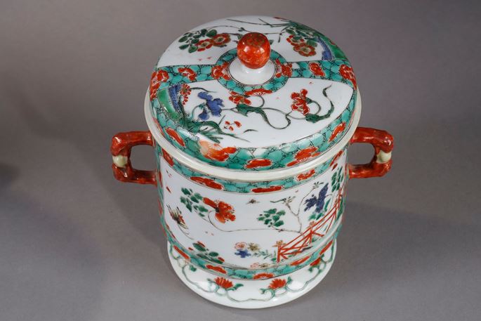 Pair pots and covers with handles in famille verte&quot; porcelain | MasterArt