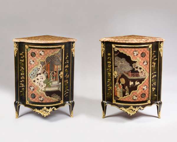 A FINE PAIR OF LOUIS XV COROMANDEL AND VERNIS MARTIN LACQUER ORMOLU-MOUNTED CORNER CUPBOARDS