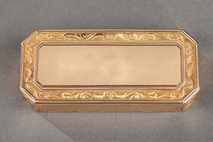 Gold box with cut sides.  | MasterArt
