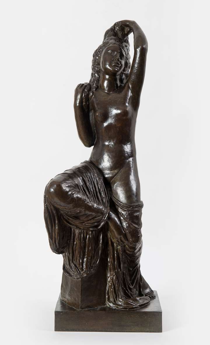 Bronze à patine brun nuancé vert 64 x 19 cm Signé et numéroté de la main de l'artiste au dos : J. Bernard ; 1