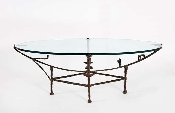 Table Carcasse, modèle à la chauve-souris