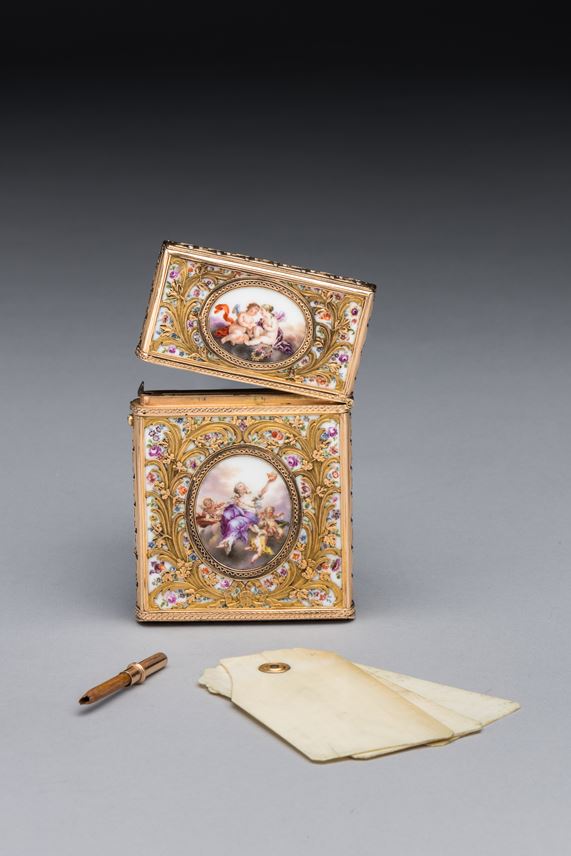 Gold-mounted porcelain étui à tablettes (‘carnet de bal’) with the legend SOUVENIR | MasterArt