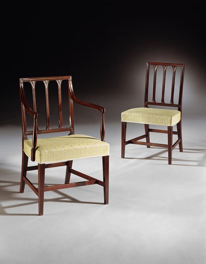 A SET OF EIGHT GEORGE III MAHOGANY DINING CHAIRS  | MasterArt