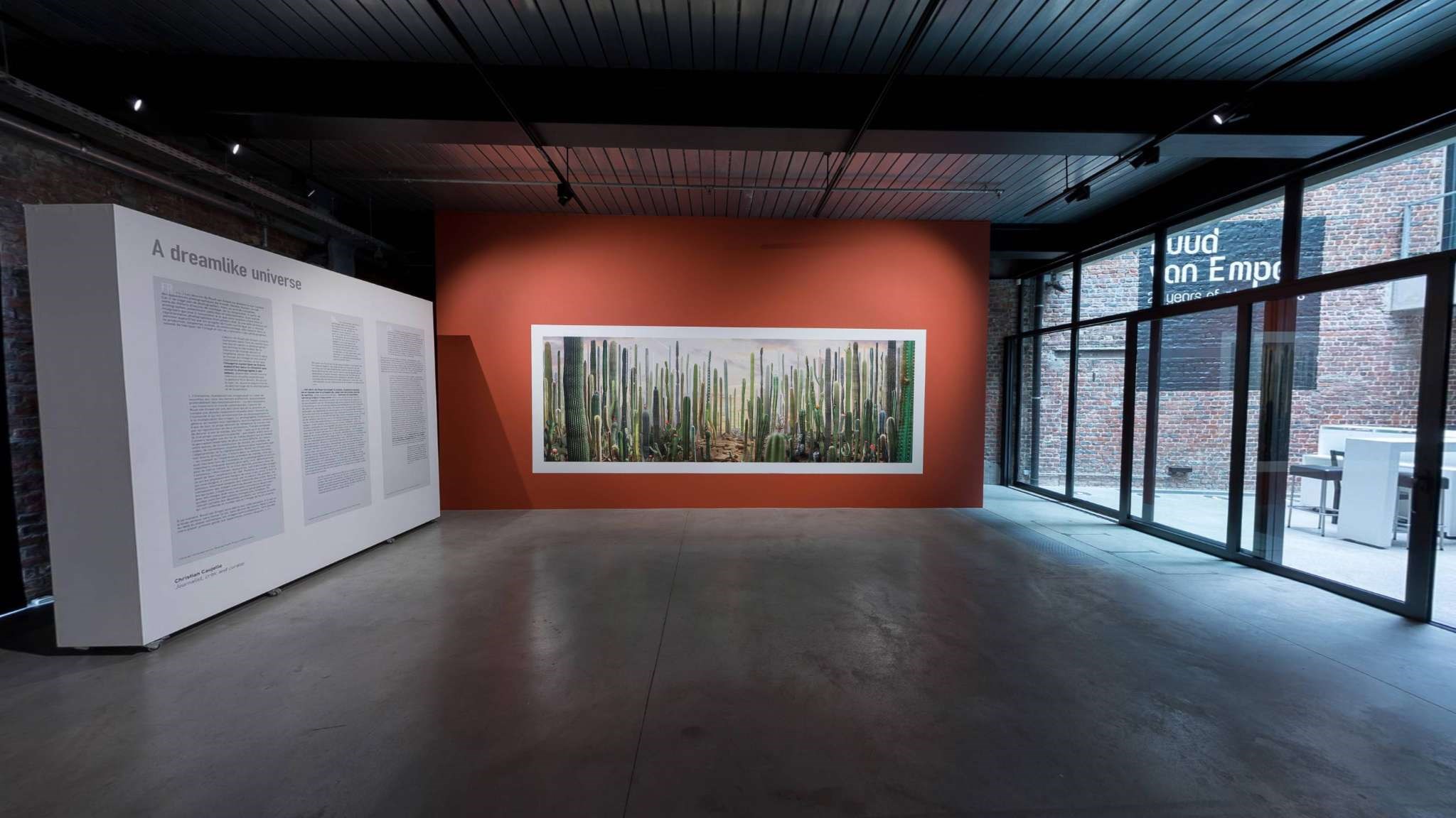 Hangar - Photo Art Center - 25 years of photo works / Ruud van Empel